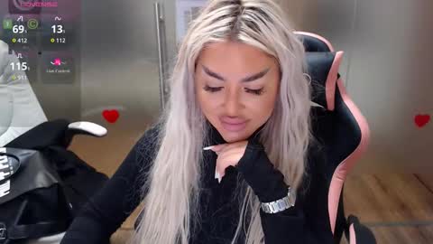 Sarah online show from October 3, 2025, 7:38 am