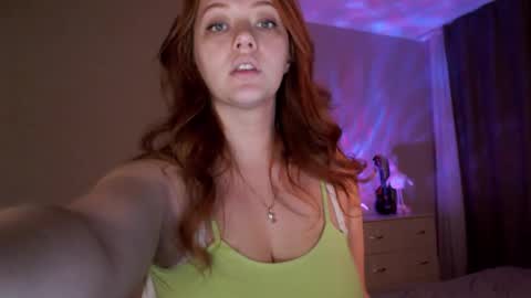 Snapshot of sarahsweetie_ chatting on December 24, 2024, 3:58 pm Sarah online show from December 24, 2024, 3:58 pm