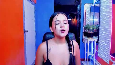 Snapshot of sarai_mv1 chatting on September 18, 2025, 8:33 pm Sarai online show from September 18, 2025, 8:33 pm