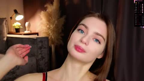 Snapshot of sarakinsly chatting on December 19, 2025, 5:47 am Rosie online show from December 19, 2025, 5:47 am