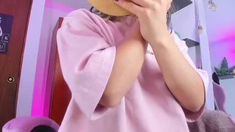 sara  online show from February 5, 2025, 1:58 am