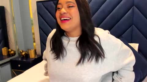 Snapshot of saramagiic chatting on November 8, 2025, 11:32 am online show from November 8, 2025, 11:32 am