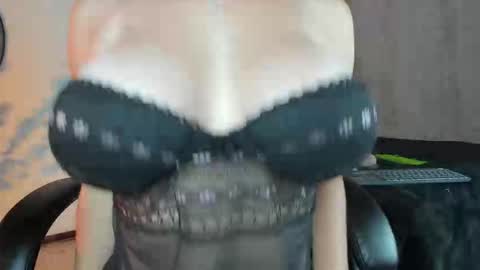 Snapshot of saramilf_69 chatting on October 1, 2025, 1:50 pm saramilf_69 online show from October 1, 2025, 1:50 pm