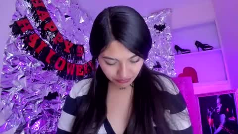 sarastonesx online show from October 29, 2025, 6:04 am