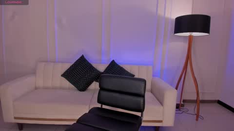 Snapshot of sarawinstone_ chatting on February 18, 2025, 10:14 pm Sara Winstone online show from February 18, 2025, 10:14 pm