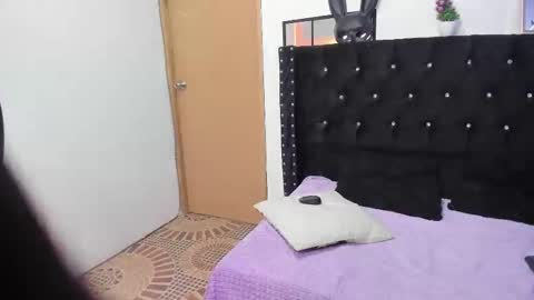 Snapshot of saraymoorex_ chatting on January 17, 2025, 6:44 pm Saray online show from January 17, 2025, 6:44 pm