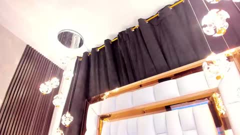 Snapshot of sarayroyse chatting on March 8, 2025, 7:20 pm Saray online show from March 8, 2025, 7:20 pm