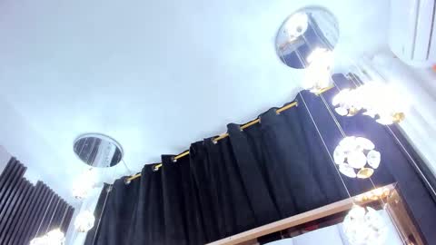 Snapshot of sarayroyse chatting on October 13, 2025, 7:36 pm Saray online show from October 13, 2025, 7:36 pm