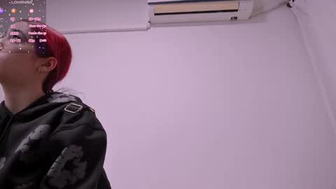 Snapshot of sarenlux chatting on October 27, 2025, 12:09 pm Baby Saren online show from October 27, 2025, 12:09 pm