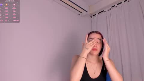 Snapshot of sarenlux chatting on November 3, 2025, 1:01 pm Baby Saren online show from November 3, 2025, 1:01 pm