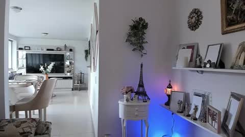 Snapshot of sarhamccormick chatting on February 10, 2025, 5:19 pm sarha online show from February 10, 2025, 5:19 pm