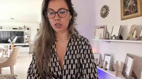 Snapshot of sarhamccormick chatting on February 11, 2025, 3:29 pm sarha online show from February 11, 2025, 3:29 pm