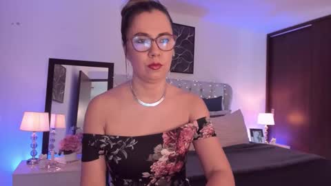 Snapshot of sarhamccormick chatting on September 12, 2025, 1:33 pm sarha online show from September 12, 2025, 1:33 pm