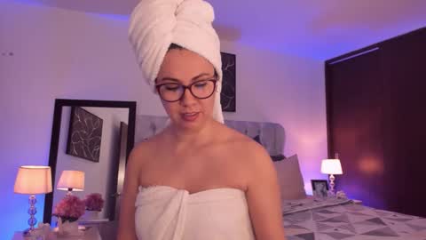 Snapshot of sarhamccormick chatting on October 12, 2025, 12:48 pm sarha online show from October 12, 2025, 12:48 pm