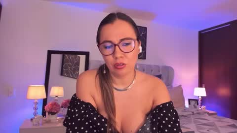 Snapshot of sarhamccormick chatting on October 21, 2025, 2:07 pm sarha online show from October 21, 2025, 2:07 pm