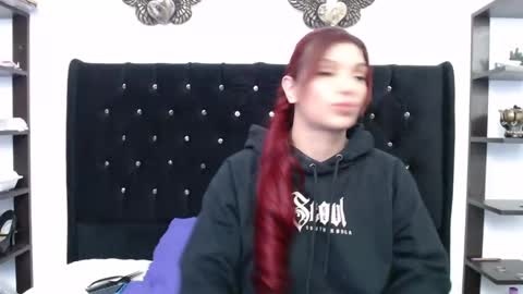 Snapshot of sarita_multisquirt chatting on March 2, 2025, 2:08 am Sara online show from March 2, 2025, 2:08 am