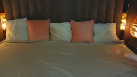 Sasha Exclusive online show from October 22, 2025, 1:22 pm