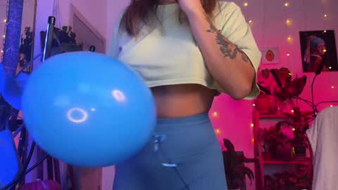 Alexandra Sasha in short online show from December 9, 2024, 7:39 am