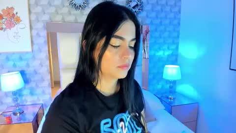 Camila  online show from November 12, 2025, 11:32 am