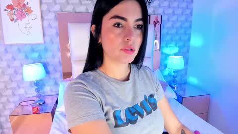 Camila  online show from November 19, 2025, 11:43 am