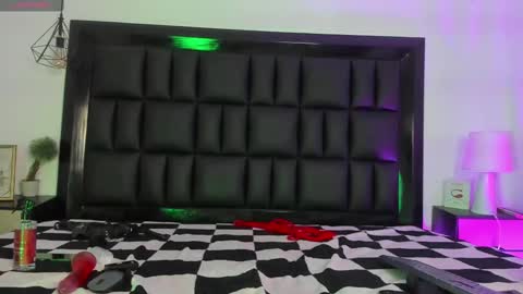 Snapshot of sasha_yaklove666 chatting on February 6, 2025, 9:53 am Sasha online show from February 6, 2025, 9:53 am