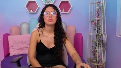 SashaMonroee  online show from October 28, 2025, 12:03 am