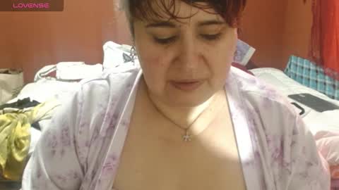 Snapshot of sasharosee2 chatting on November 3, 2025, 1:01 pm S A S H A R O S E online show from November 3, 2025, 1:01 pm