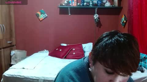 Snapshot of sasharosee2 chatting on November 27, 2025, 1:57 pm S A S H A R O S E online show from November 27, 2025, 1:57 pm