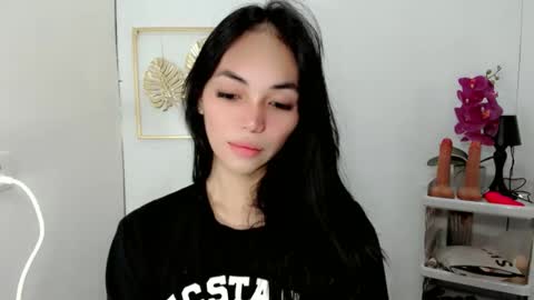 Snapshot of sashifoxdoll_ chatting on September 17, 2025, 6:09 pm Sashi online show from September 17, 2025, 6:09 pm