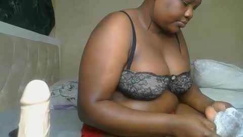 sassie_bee online show from December 8, 2024, 10:47 pm