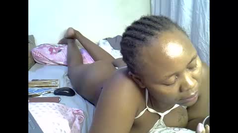 Snapshot of sassy_bella chatting on November 10, 2025, 6:18 pm sassy_bella online show from November 10, 2025, 6:18 pm