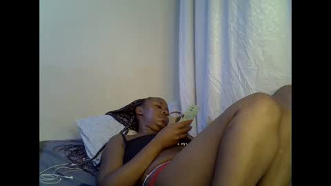 Snapshot of sassy_bella chatting on December 15, 2025, 2:27 am sassy_bella online show from December 15, 2025, 2:27 am