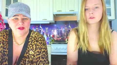 sassy_seasons online show from February 13, 2025, 10:44 am