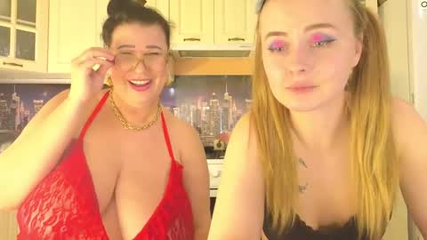 sassy_seasons online show from March 9, 2025, 1:04 pm