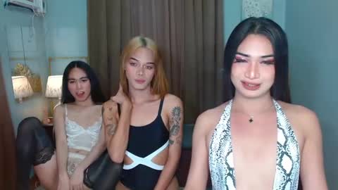 Snapshot of satiable_sashax chatting on December 2, 2024, 9:24 am Sasha online show from December 2, 2024, 9:24 am