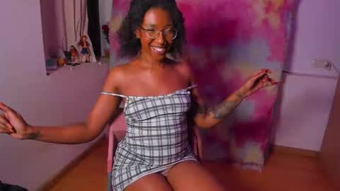 Snapshot of saturno_vibes chatting on November 11, 2025, 9:53 am saturno_vibes online show from November 11, 2025, 9:53 am