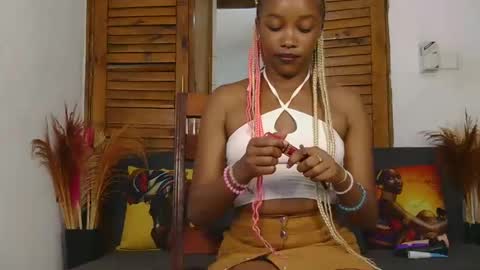 Snapshot of saucy_angels chatting on March 6, 2025, 10:52 am Saucy online show from March 6, 2025, 10:52 am