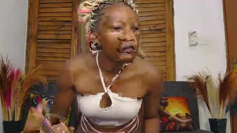 Snapshot of saucy_angels chatting on March 8, 2025, 3:17 am Saucy online show from March 8, 2025, 3:17 am