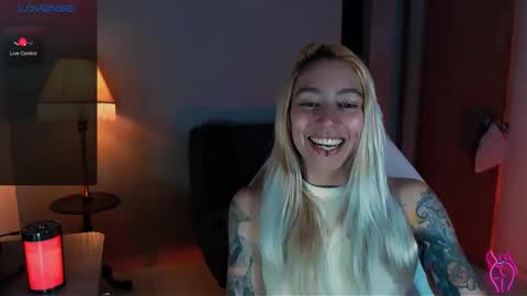 Snapshot of saucy_jenn1 chatting on December 8, 2024, 10:47 pm I AM JENN online show from December 8, 2024, 10:47 pm