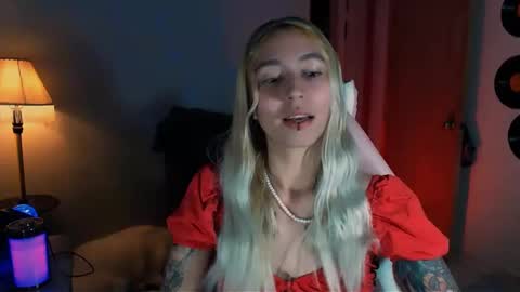 Snapshot of saucy_jenn1 chatting on December 29, 2024, 9:52 pm I AM JENN online show from December 29, 2024, 9:52 pm