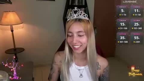 Snapshot of saucy_jenn1 chatting on October 31, 2025, 2:23 am I AM JENN online show from October 31, 2025, 2:23 am