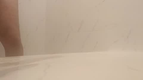 Snapshot of saucy_latino chatting on September 30, 2025, 12:32 pm ElVergone online show from September 30, 2025, 12:32 pm