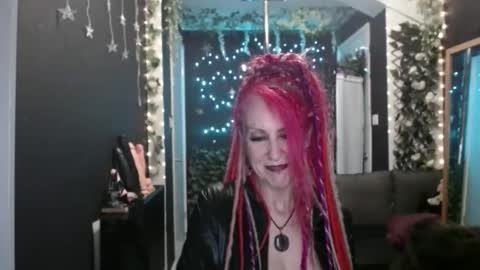 SaucySky online show from November 28, 2025, 7:27 pm