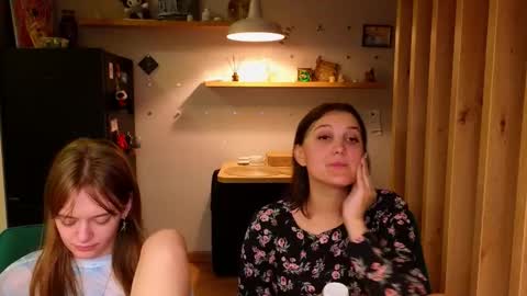 Snapshot of sav_anna chatting on September 21, 2025, 6:20 pm LUNA and ANNA    online show from September 21, 2025, 6:20 pm