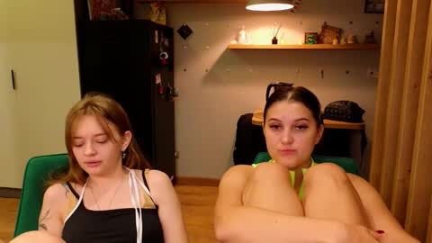 Snapshot of sav_anna chatting on October 4, 2025, 1:31 pm LUNA and ANNA    online show from October 4, 2025, 1:31 pm