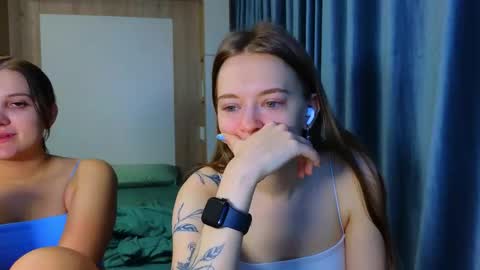 LUNA and ANNA    online show from December 14, 2025, 5:29 pm