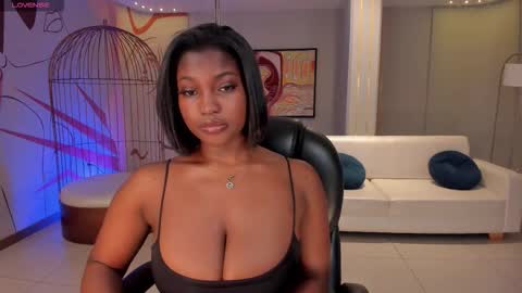 S a v a n n a h  online show from November 24, 2025, 2:39 pm