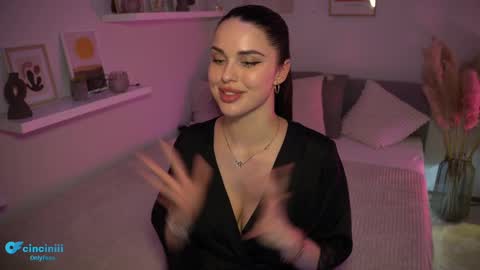 Snapshot of savvage_play chatting on February 12, 2025, 10:37 pm Naomi online show from February 12, 2025, 10:37 pm