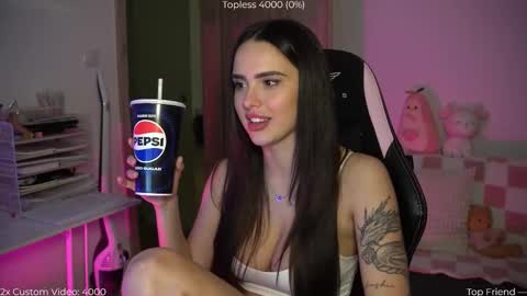 Snapshot of savvage_play chatting on November 16, 2025, 7:19 pm Naomi online show from November 16, 2025, 7:19 pm