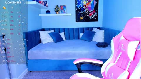 Snapshot of sayl0r_moon chatting on December 19, 2024, 6:23 am Kira GMT 7 Mon Thu-Sun 0800am-0200pm online show from December 19, 2024, 6:23 am